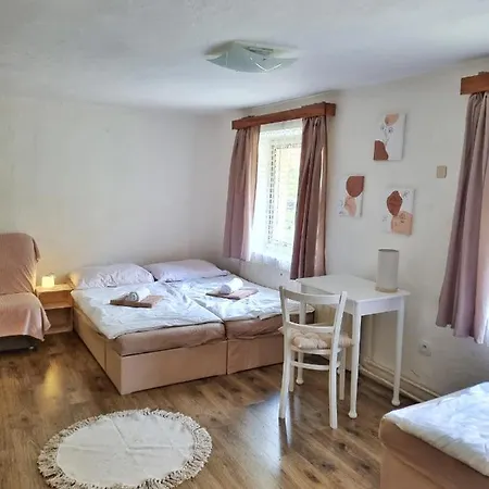 C. 3 Casa vacanze